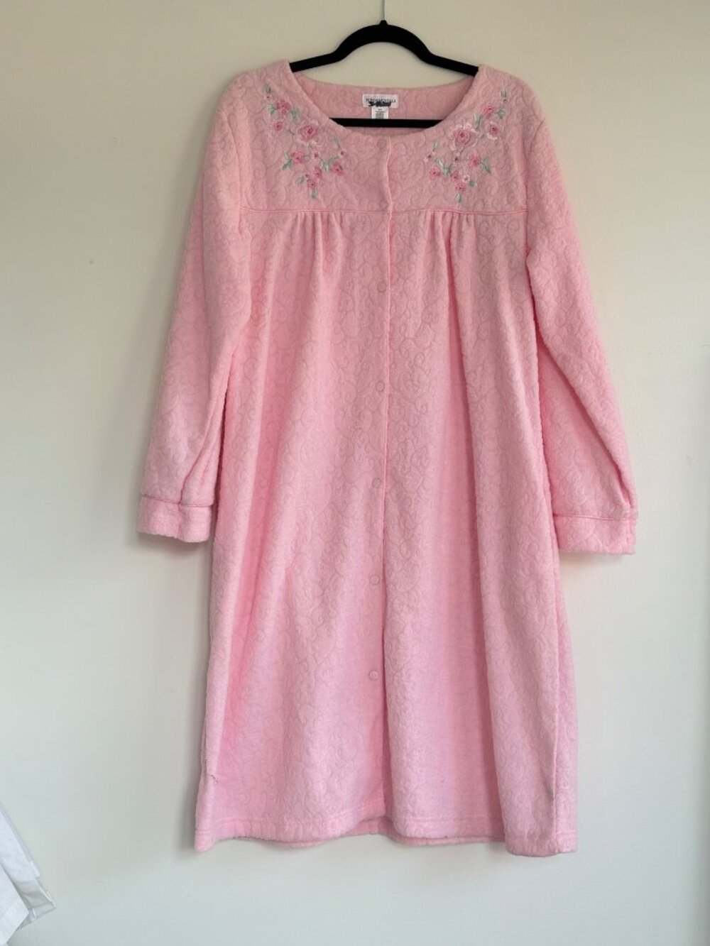 Pink Chenille Housecoat Floral Embroidered Grandma Core Cottagecore Robe M